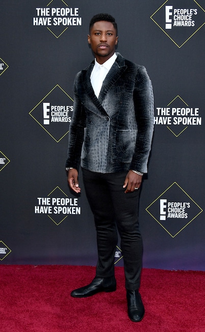 Joseph David-Jones, 2019 E! People's Choice Awards, Red Carpet Fashion